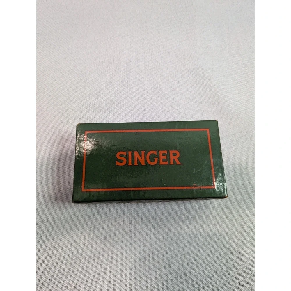 Singer Sewing Machine Attachments 160809 Vintage Green Box  Metal Feet Needles